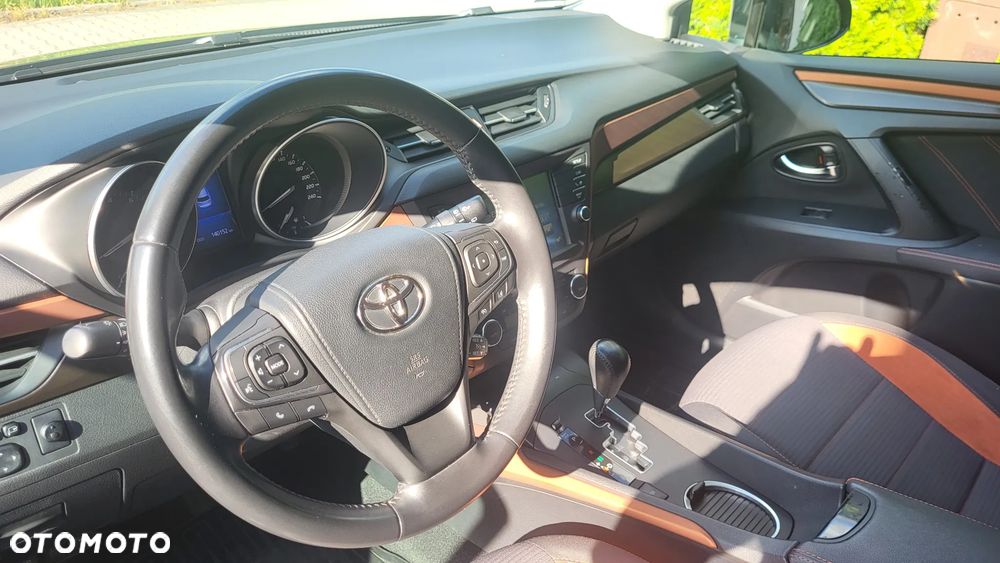 Toyota Avensis 1.8 Premium MS - 6