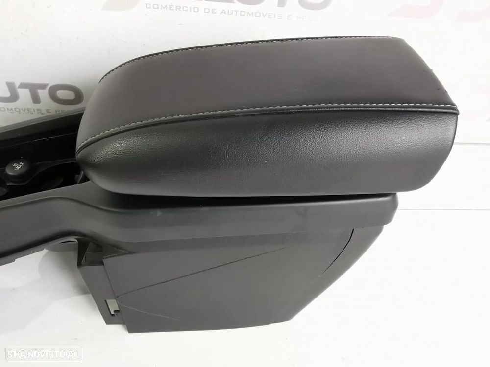Apoio Braço / Consola Central - Volvo V40 R-Design - 7