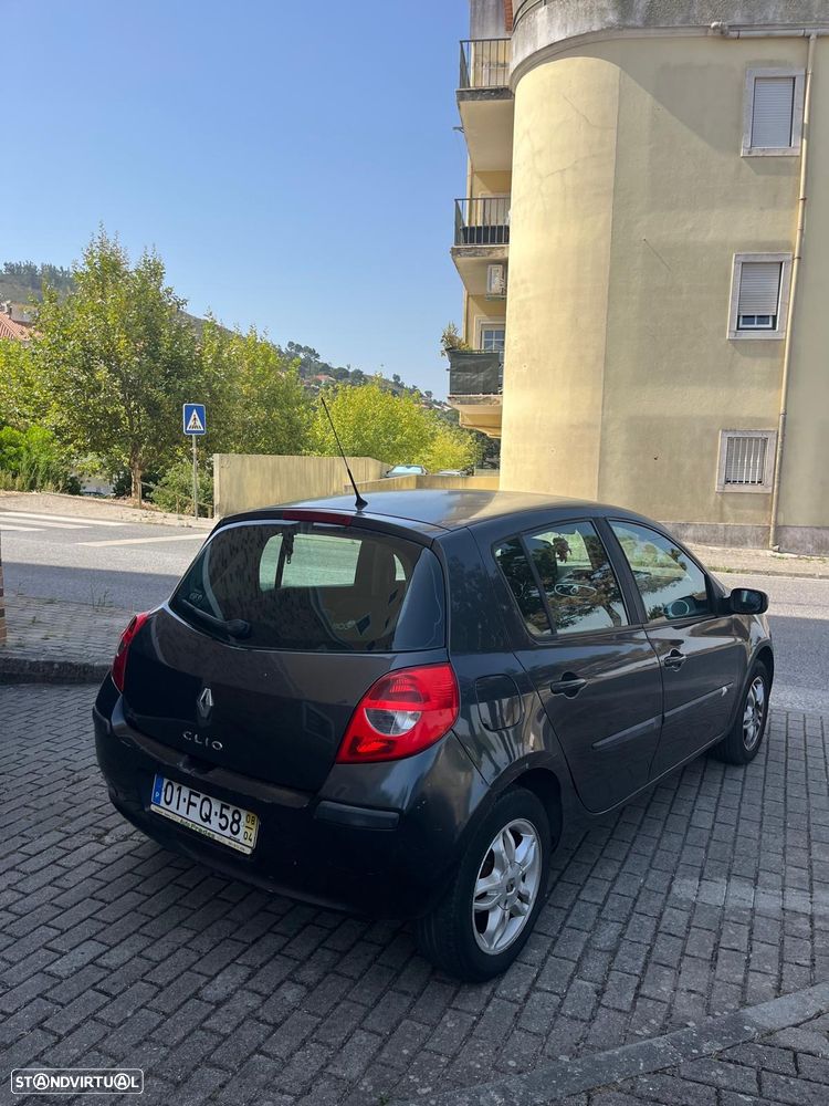 Renault Clio 1.2 16V Dynamique S - 4