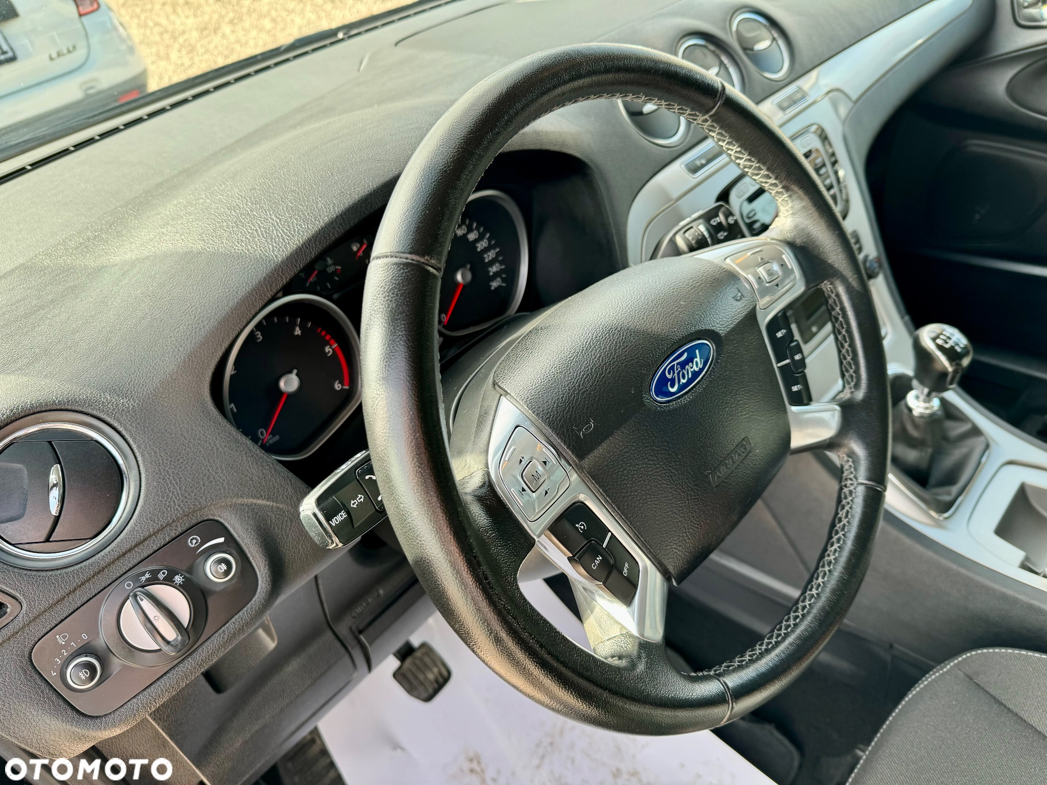 Ford Galaxy - 13