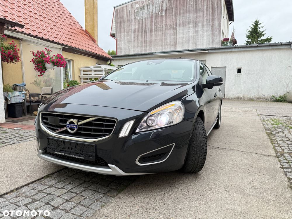 Volvo S60 D3 Geartronic Momentum - 1