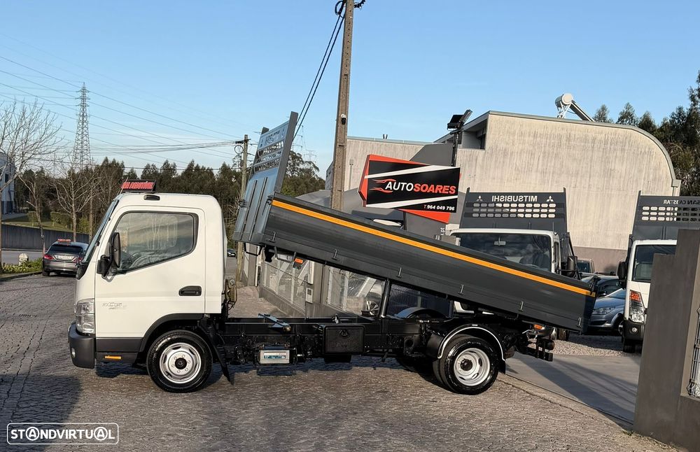 Mitsubishi Fuso Canter Tri-basculante - 2