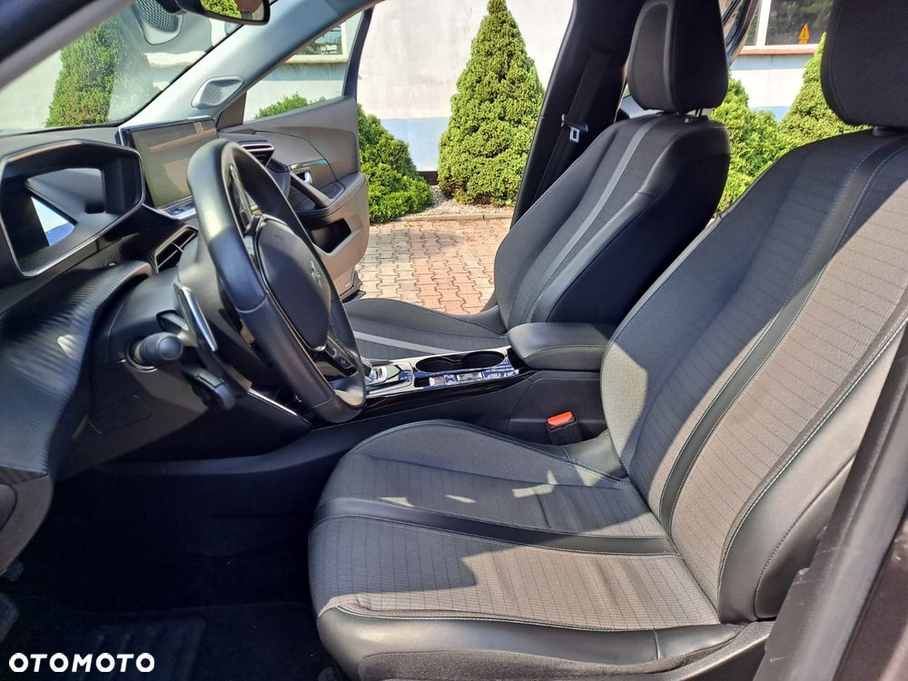 Peugeot 2008 PureTech 130 EAT8 Allure - 12