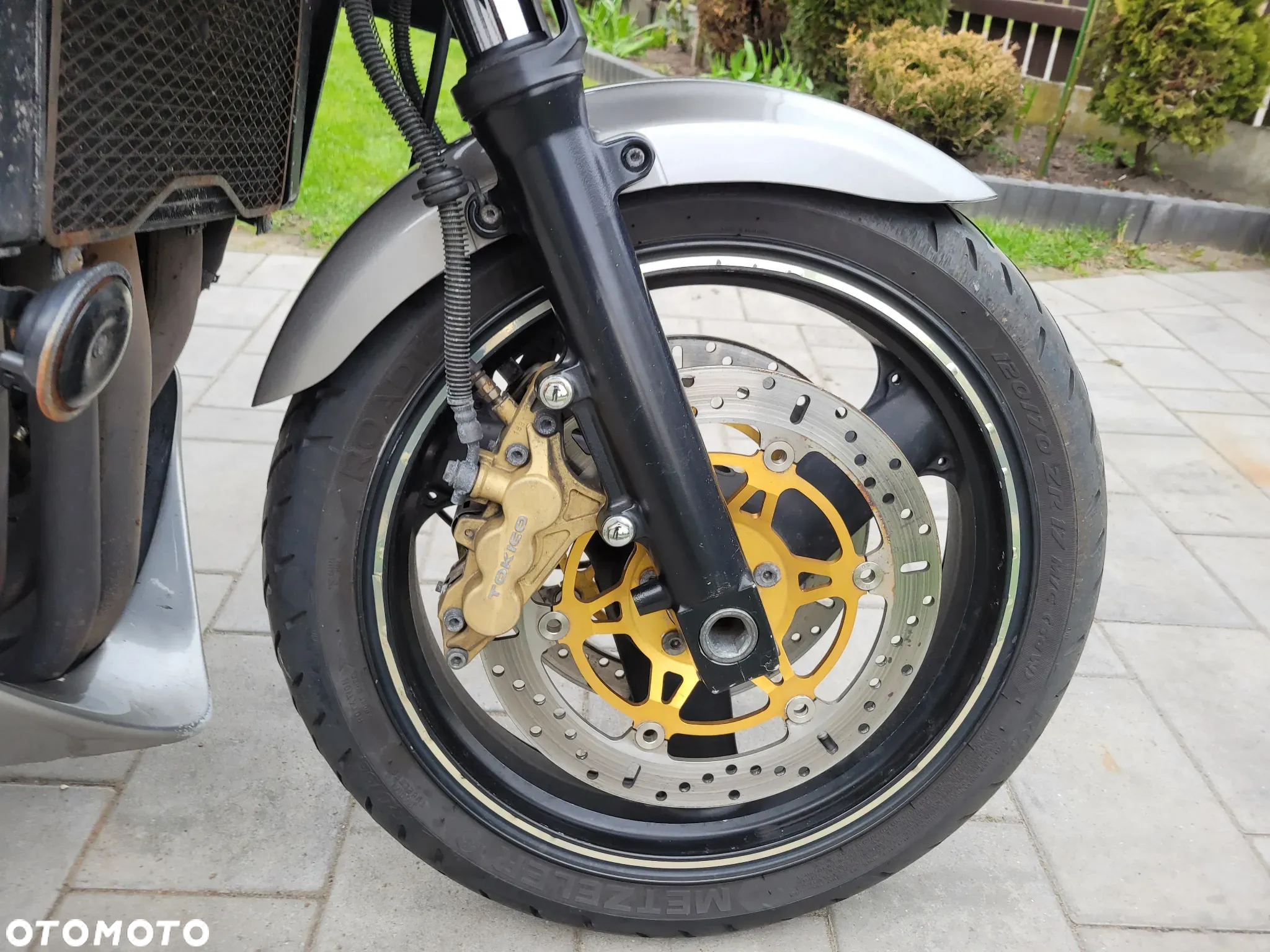 Kawasaki ZRX - 19