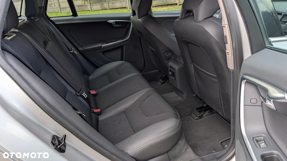 Volvo V60 D4 Business Edition - 11