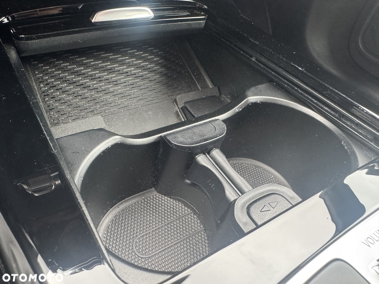 Mercedes-Benz CLA - 23