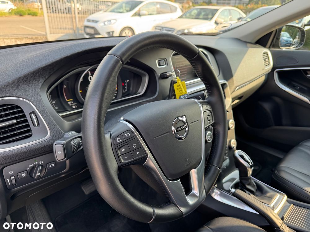 Volvo V40 D3 Drive-E Momentum - 26