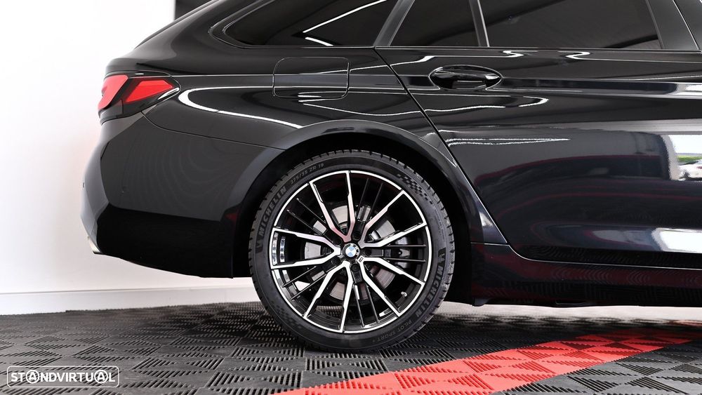 BMW 520 d Pack Desportivo M Auto - 19