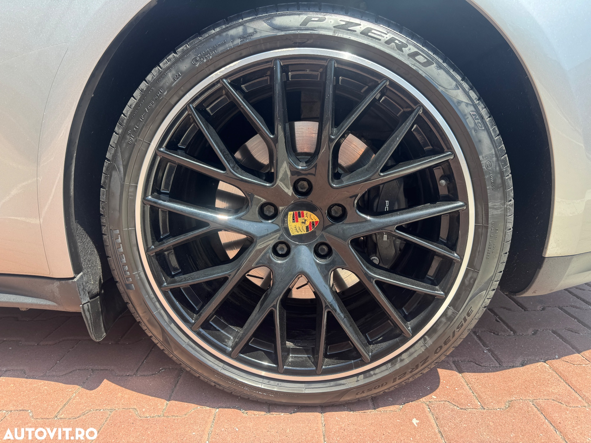 Porsche Panamera 4 E-Hybrid - 10