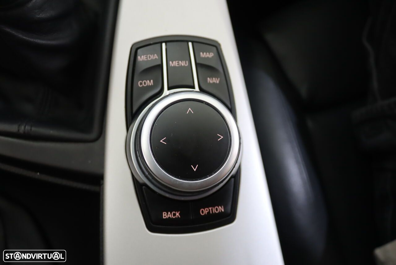 BMW 318 d Touring - 32