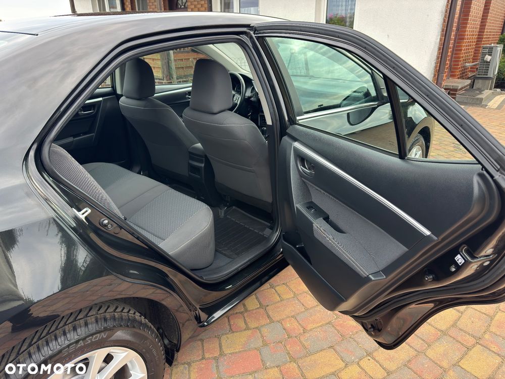 Toyota Corolla - 23