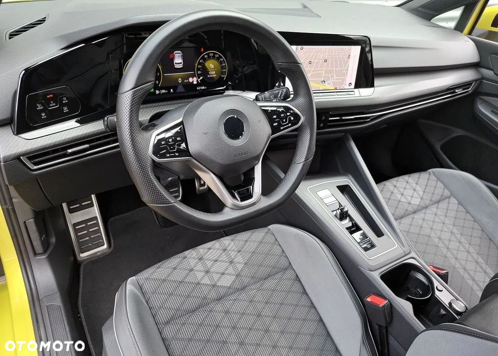 Volkswagen Golf 1.5 eTSI EVO R-Line DSG - 24