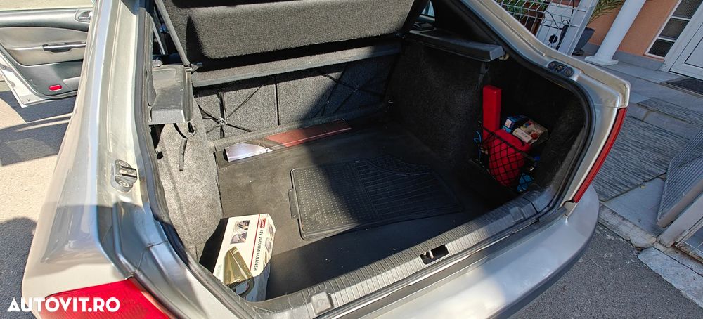 Skoda Octavia Tour 1.6 Sport - 4