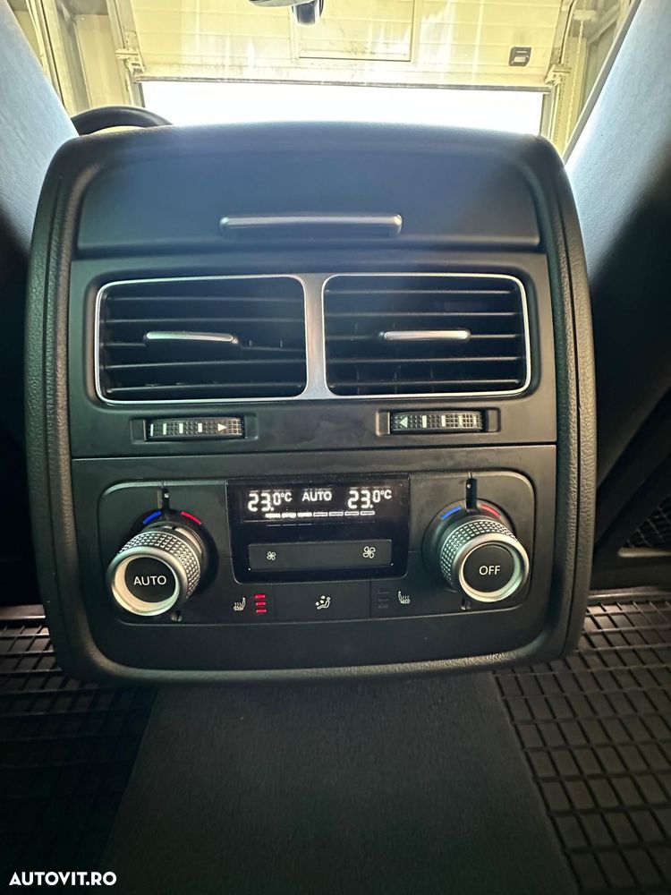 Volkswagen Touareg - 11