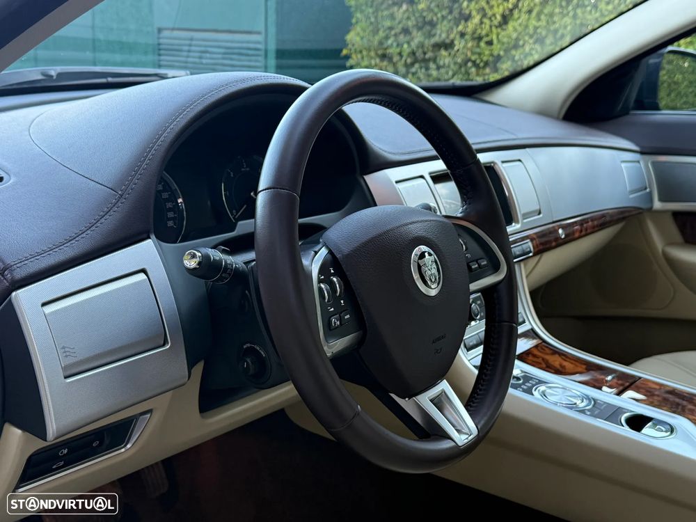 Jaguar XF 2.2 D Luxury 139g - 27