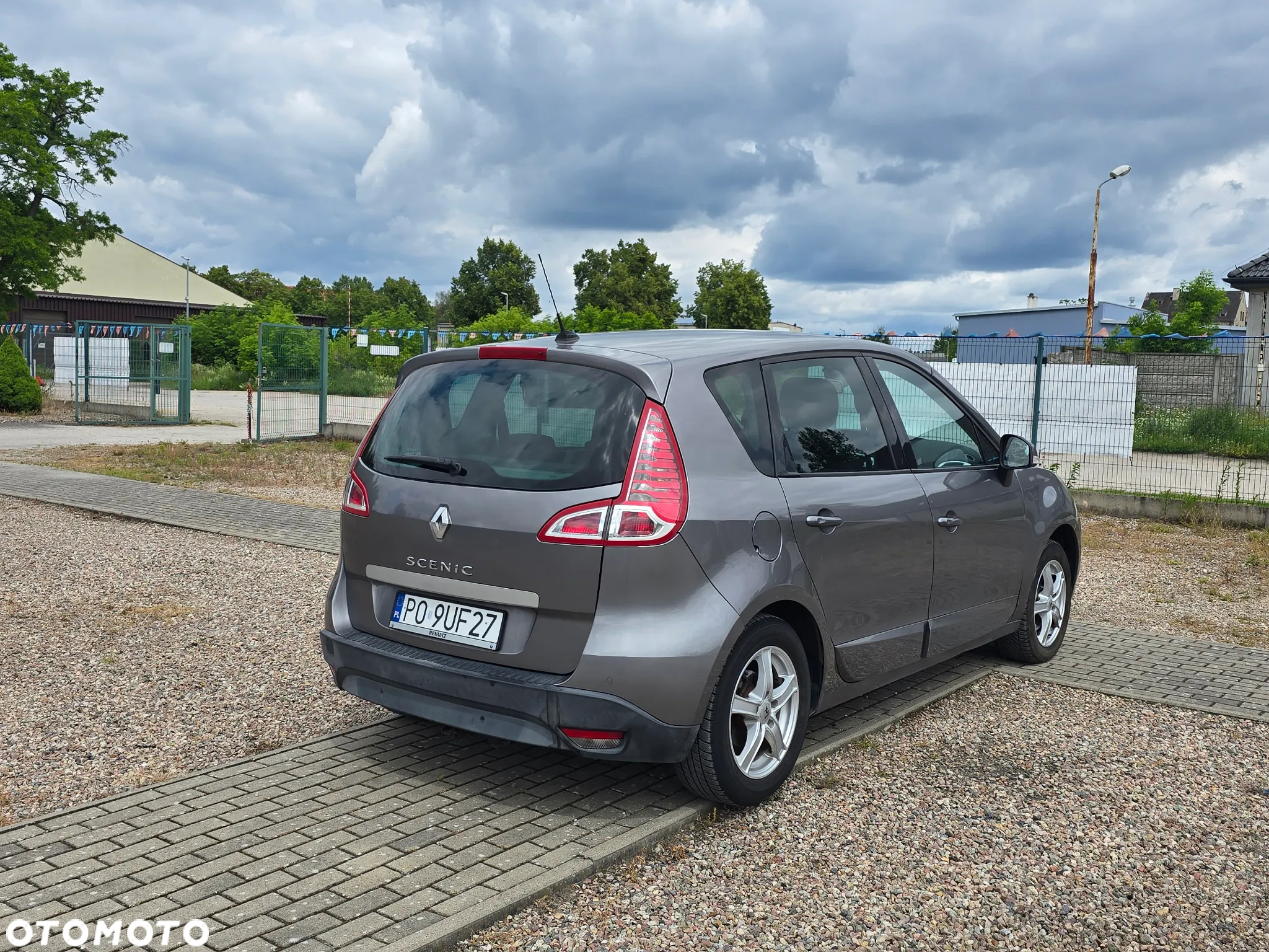 Renault Scenic 1.6 16V 110 TomTom Edition - 6