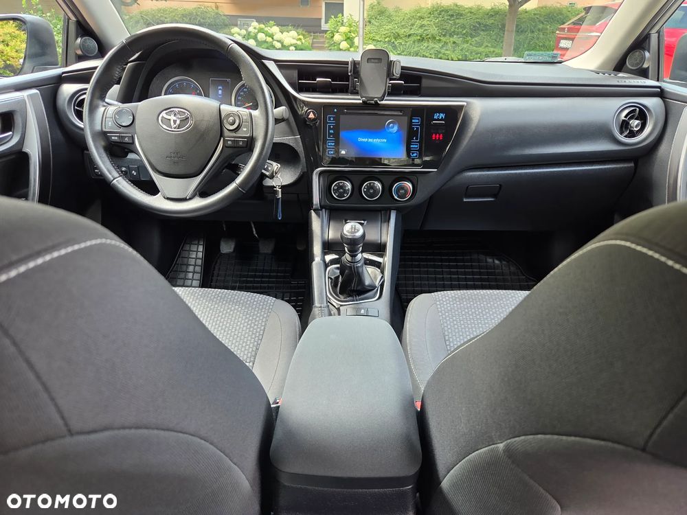 Toyota Corolla 1.6 Classic Plus - 10