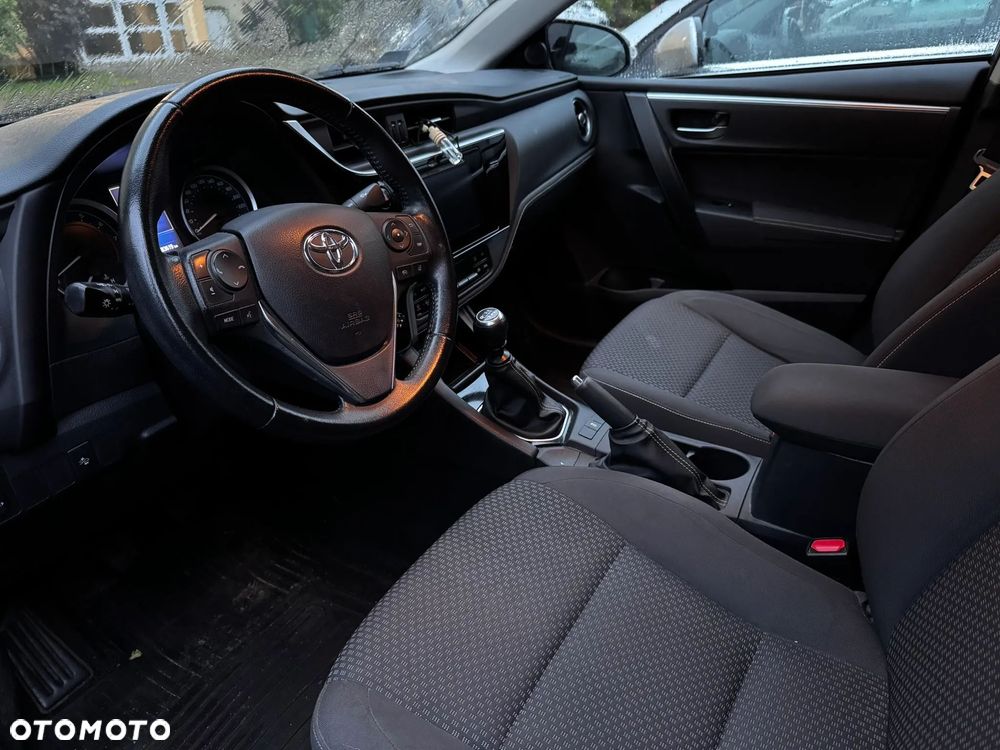 Toyota Corolla - 5