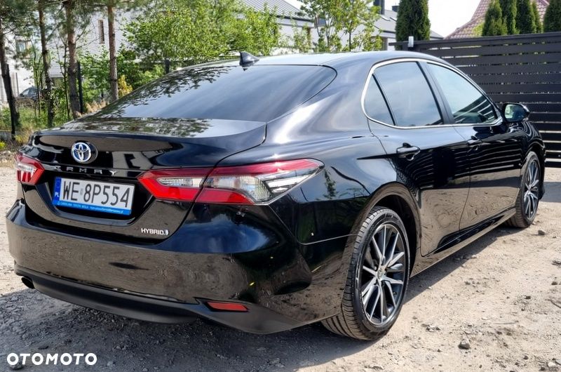 Toyota Camry - 5
