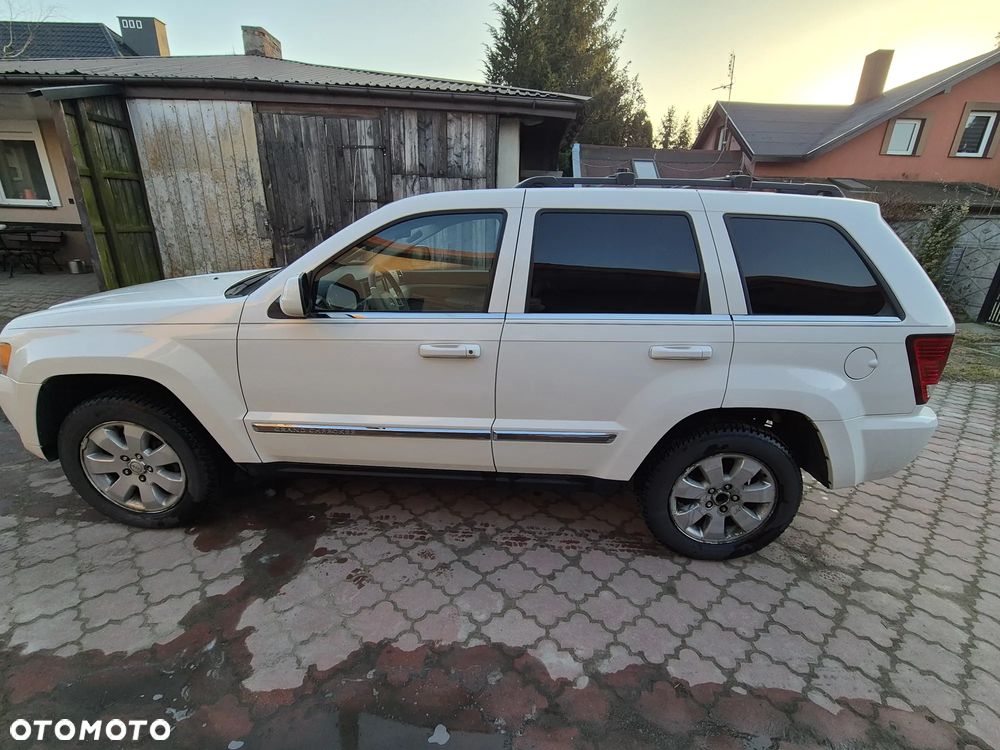 Jeep Grand Cherokee - 15