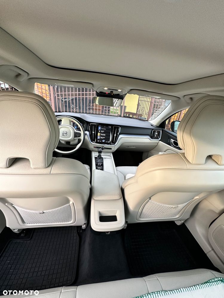 Volvo S60 T6 AWD Momentum Pro - 4