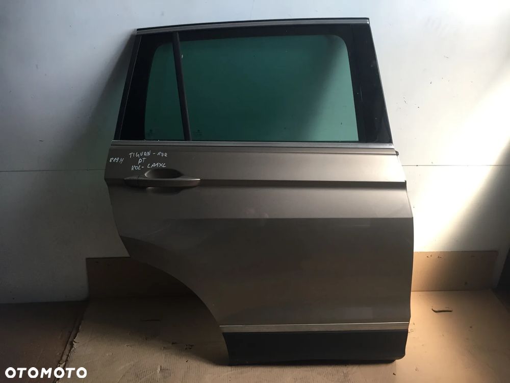 VW TIGUAN 17R DRZWI PRAWE TYŁ LA1X