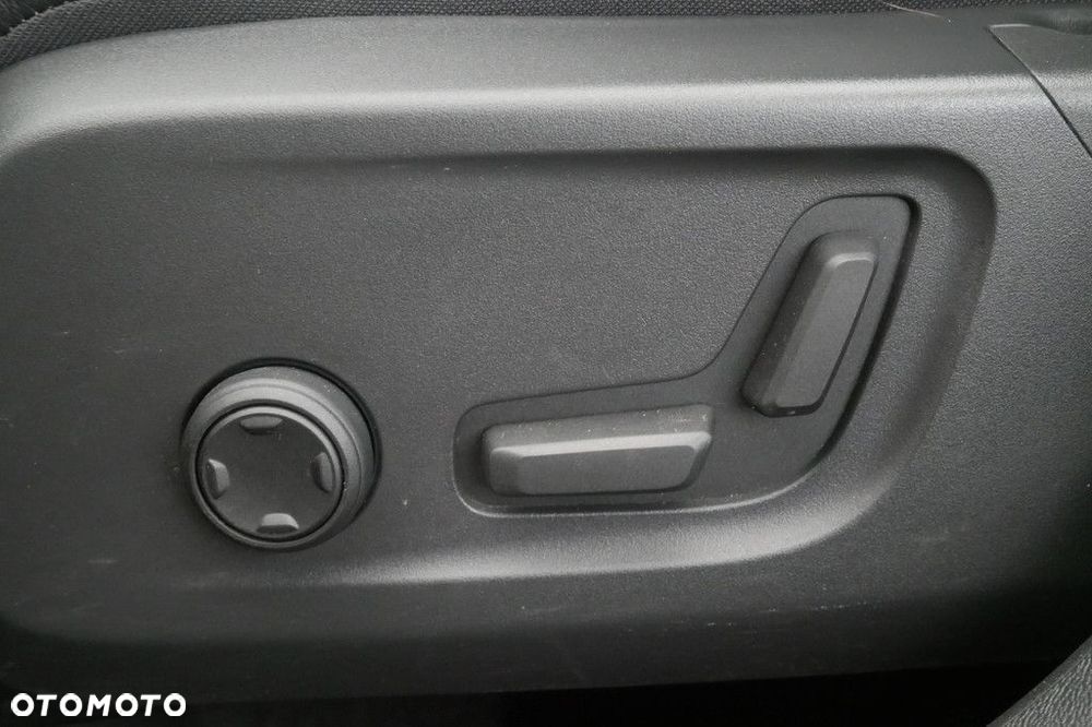 Volvo XC 40 - 30