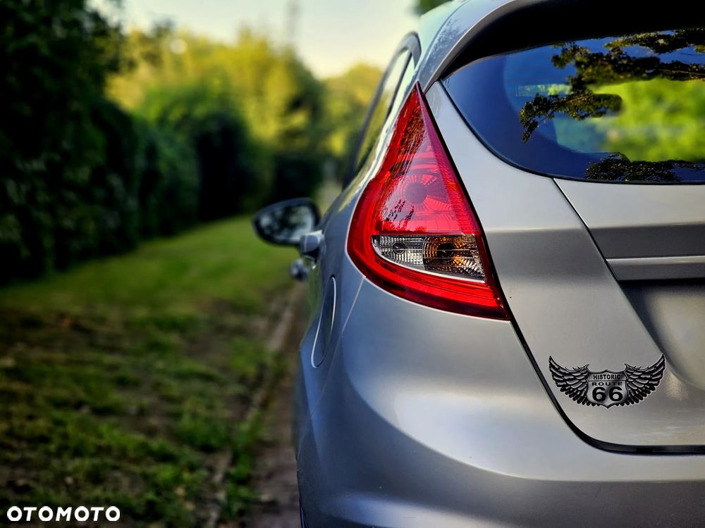 Ford Fiesta 1.25 Ghia - 30