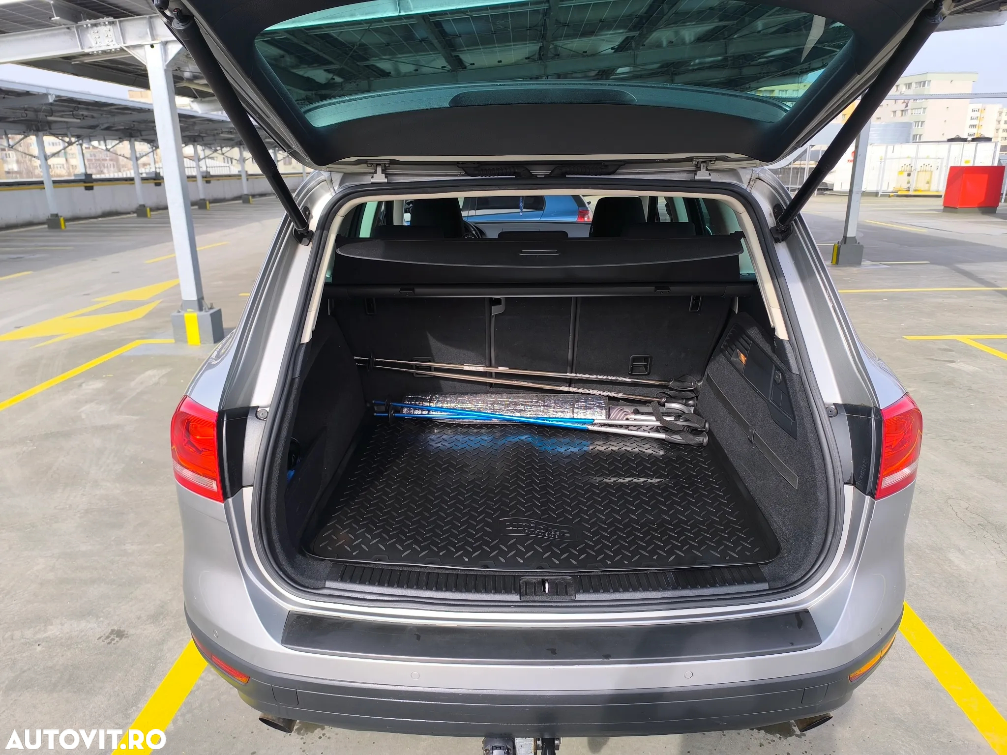 Volkswagen Touareg 3.0 V6 TDI BMT - 11