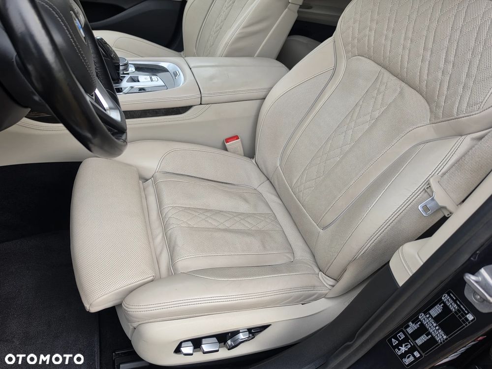 BMW Seria 7 - 16