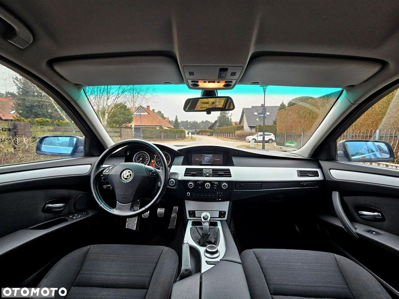 BMW Seria 5 525d xDrive Touring - 11