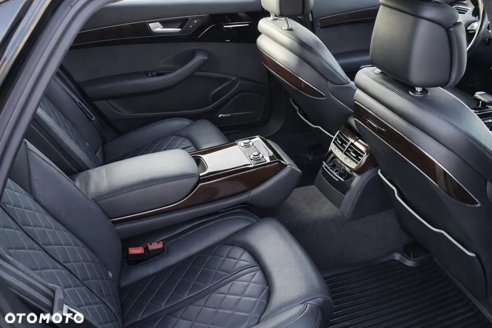 Audi A8 4.0 TFSI cylinder on demand quattro tiptronic Lang - 11