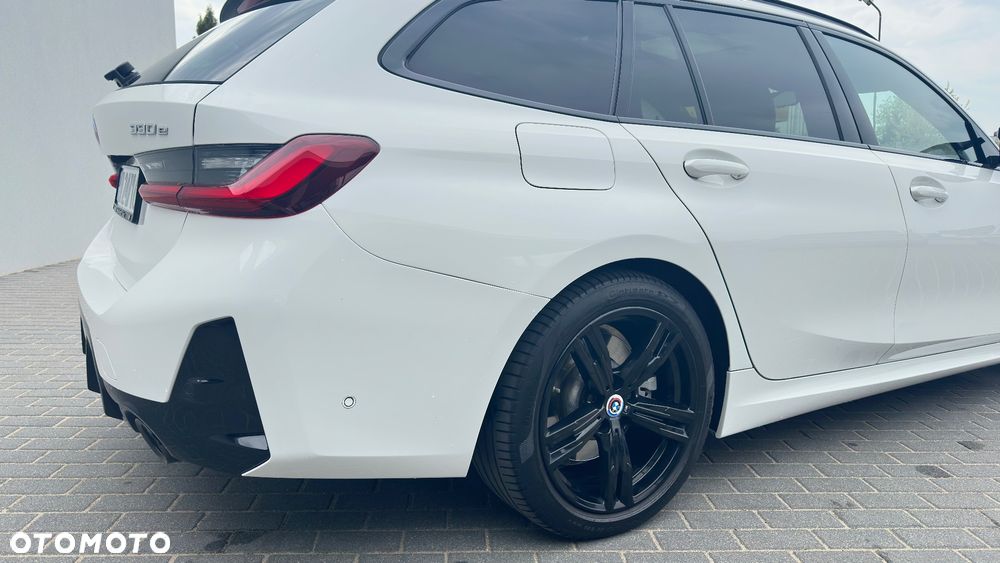 BMW Seria 3 330e M Sport - 9