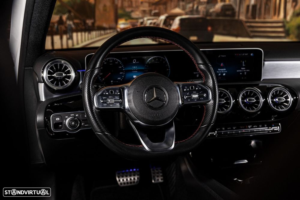 Mercedes-Benz A 250 e AMG Line - 12