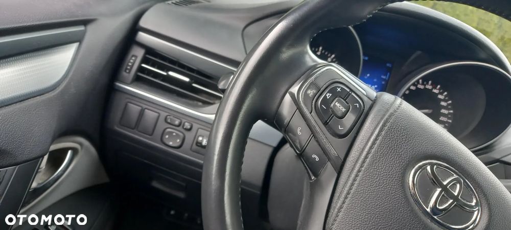 Toyota Avensis 1.8 Premium - 16