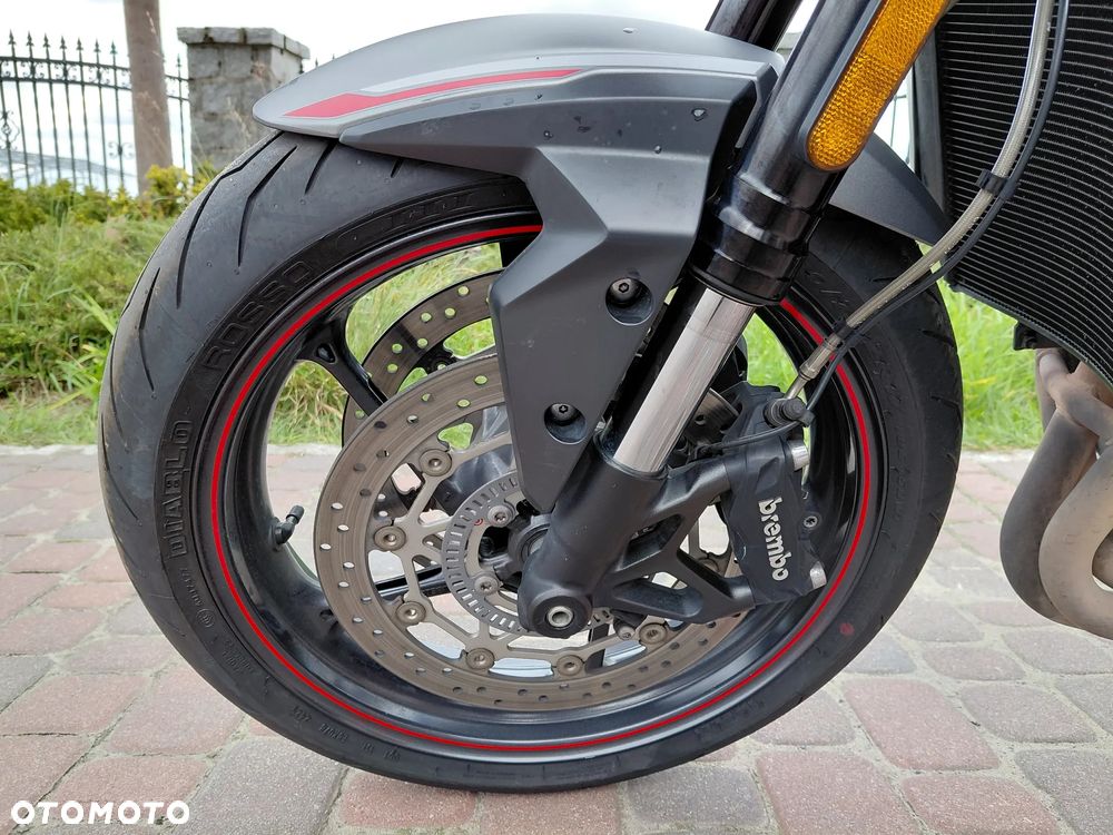 Triumph Street Triple - 18