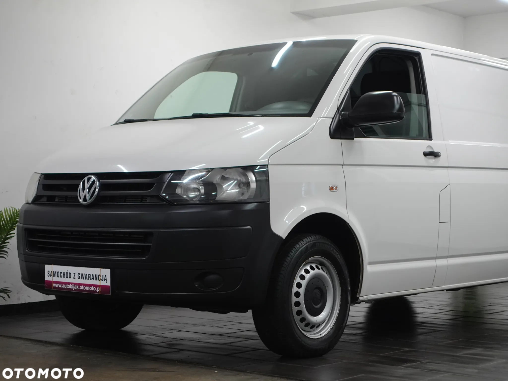 Volkswagen Transporter - Long - 16