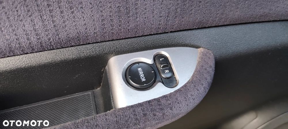 Honda FR-V 1.8 Executive - 17