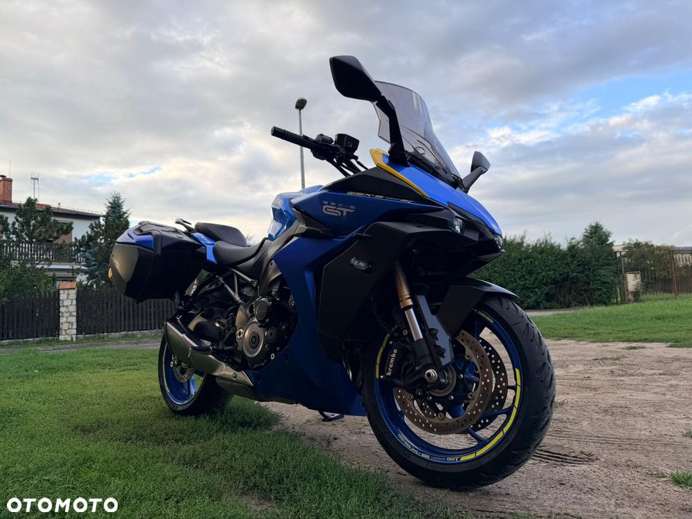 Suzuki GSX - 15