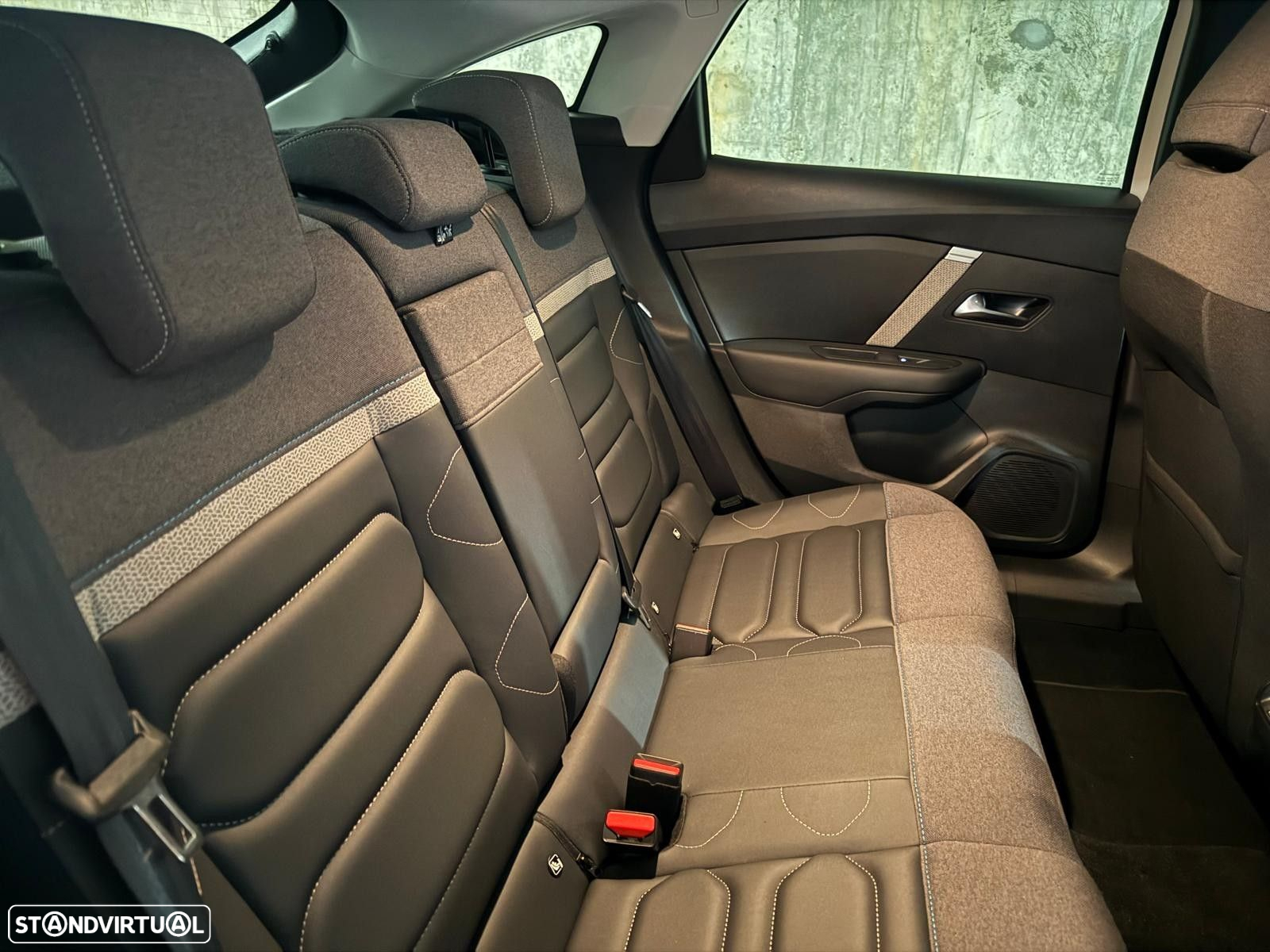 Citroën C4 1.2 PureTech Shine Pack EAT8 - 17