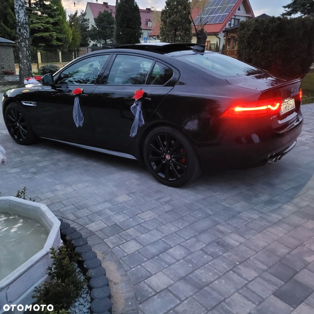 Jaguar XE 20d AWD R-Sport - 4