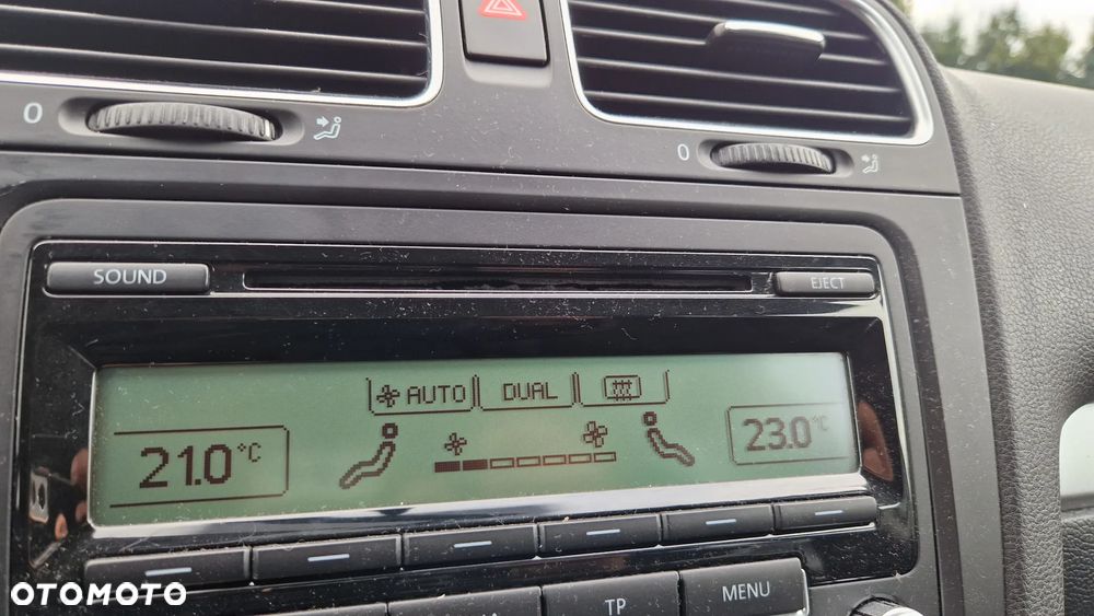 Volkswagen Golf VI 1.6 Highline DSG - 15