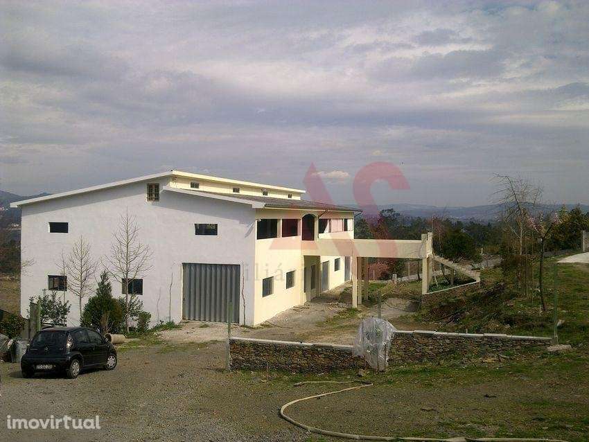 Armazém com 1547 m2 em Recarei, Paredes - Grande imagem: 2/9