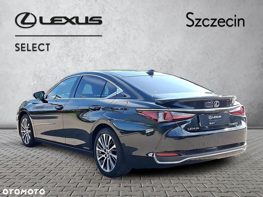Lexus ES - 3