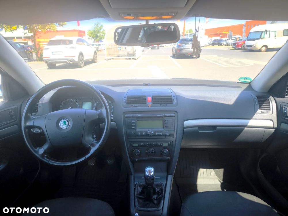 Skoda Octavia 1.6 Elegance - 14