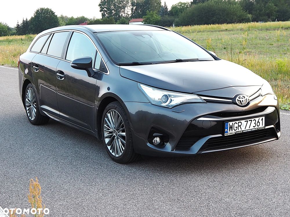 Toyota Avensis Touring Sports 2.0 D-4D Edition-S - 2