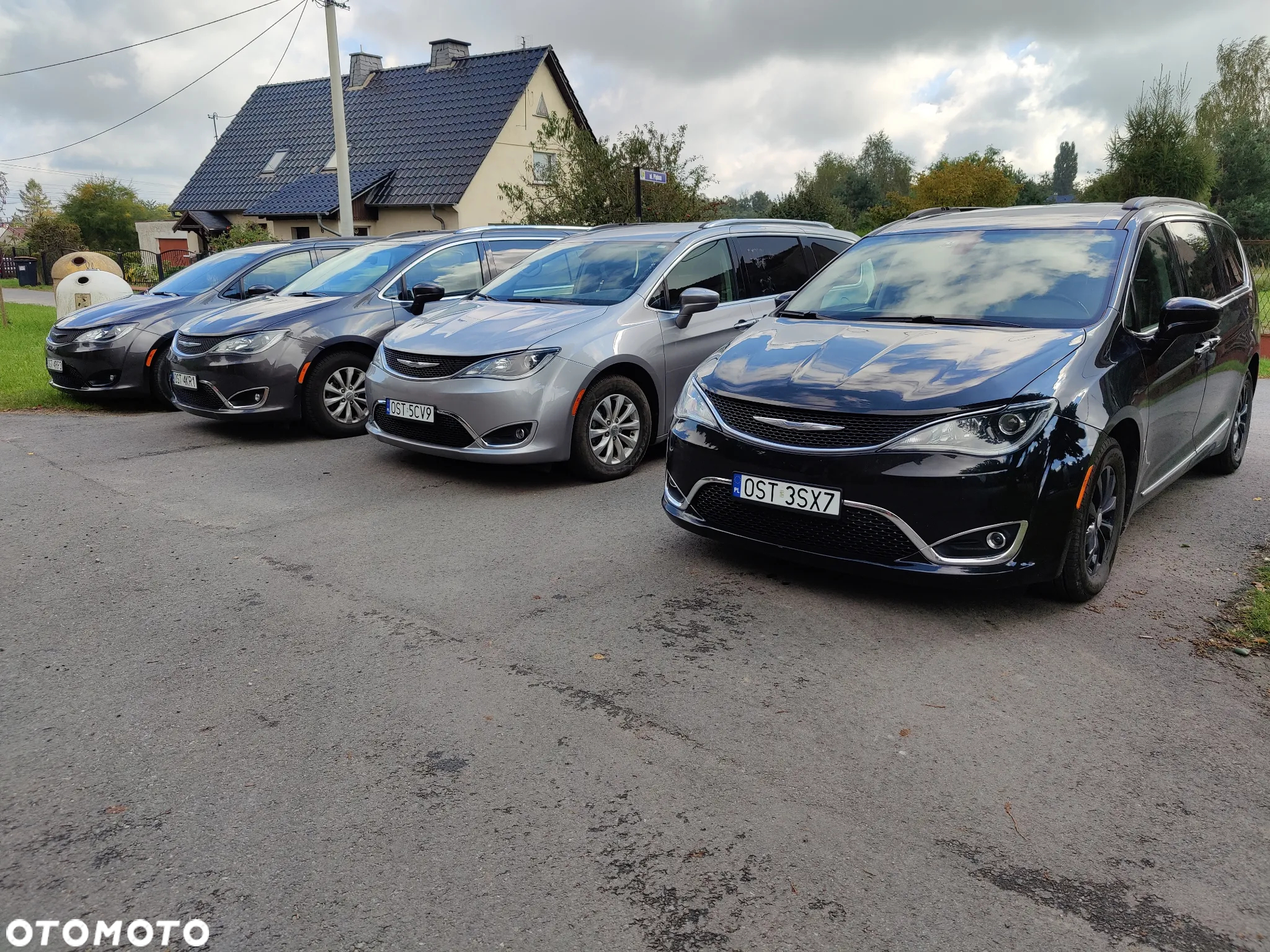 Chrysler Pacifica - 11