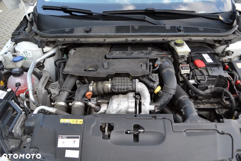 Peugeot 308 SW 1.6 e-HDi Allure S&S - 24