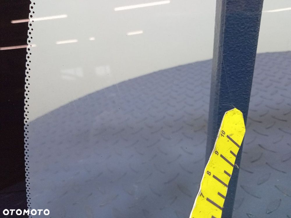 MITSUBISHI LANCER VII KOMBI SZYBA KAROSERYJNA TYŁ PRAWA - 6