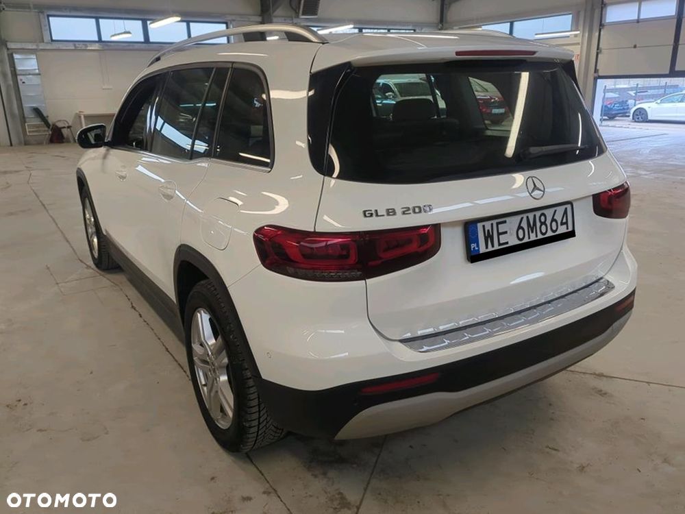 Mercedes-Benz GLB 200 7G-DCT - 3